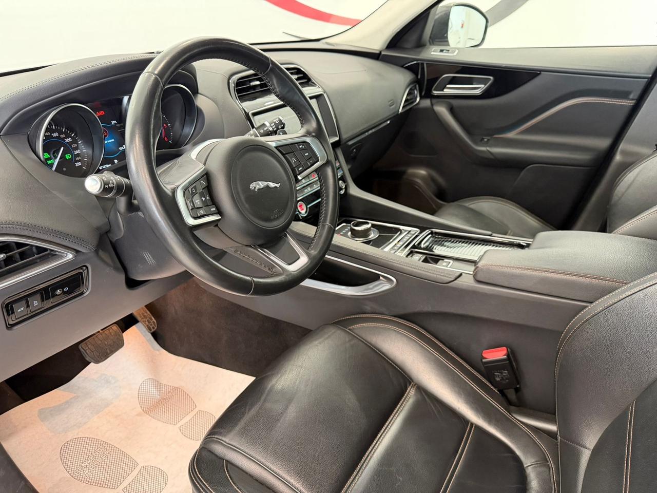 Jaguar F-Pace 2.0 D 180 CV AWD aut. Prestige
