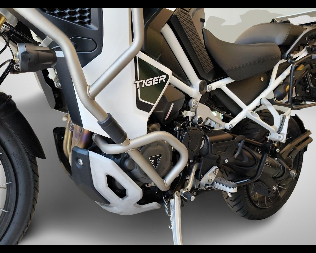 TRIUMPH Tiger 1200 - Rally Explorer