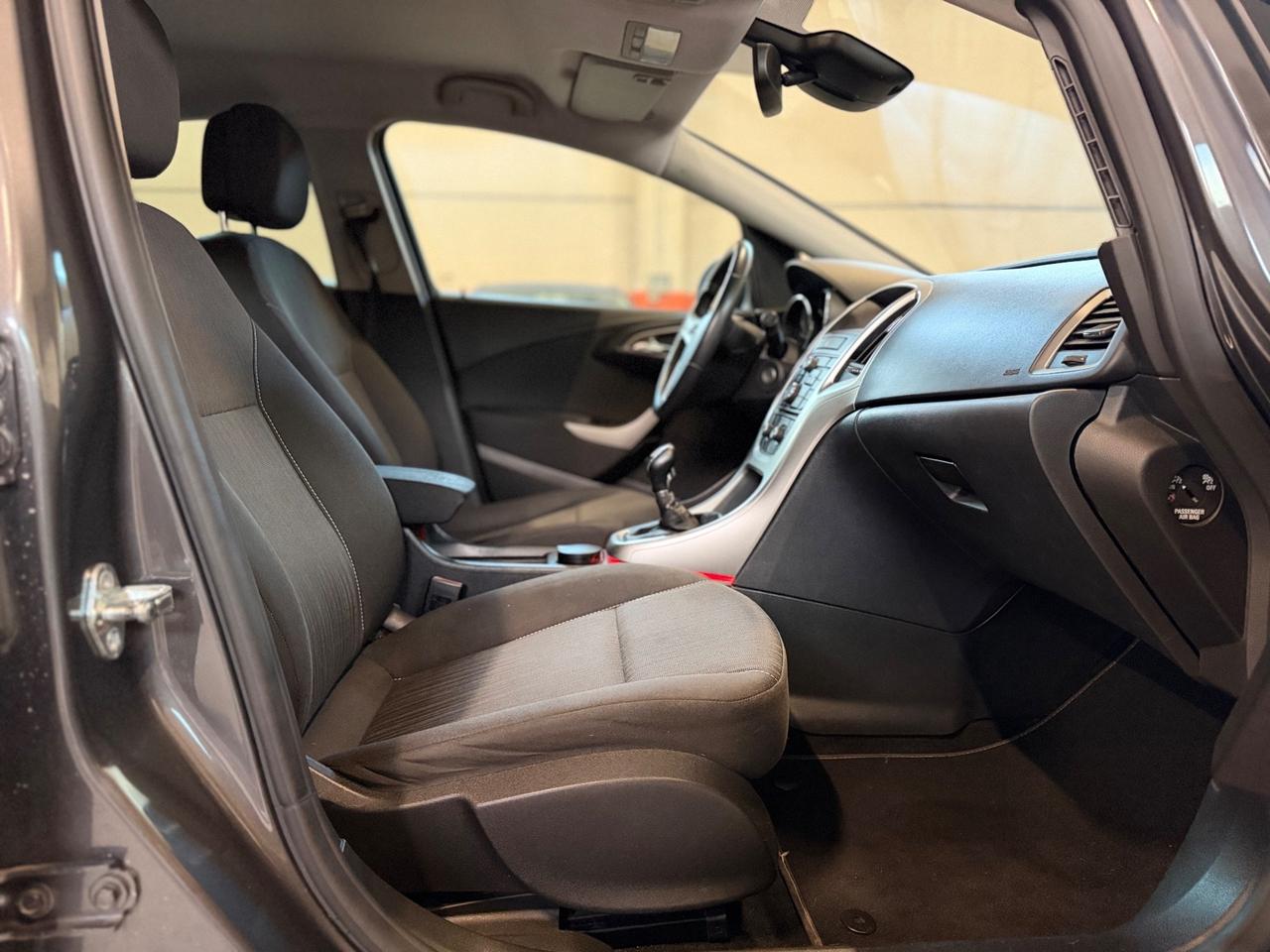 Opel Astra 1.4 100CV 5 porte Cosmo NEOPATENTATI