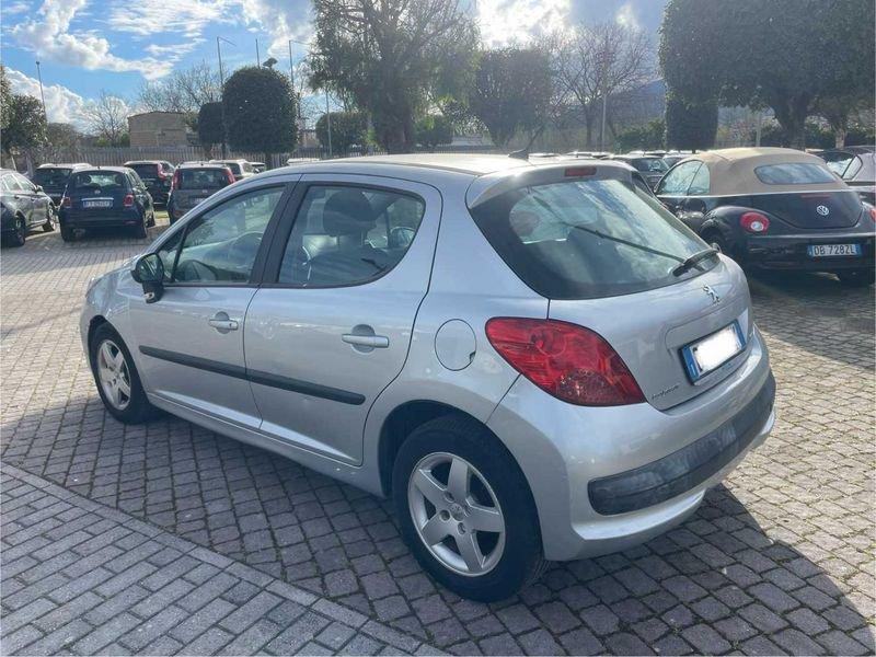 Peugeot 207 1.4 88CV 3p. ONE Line