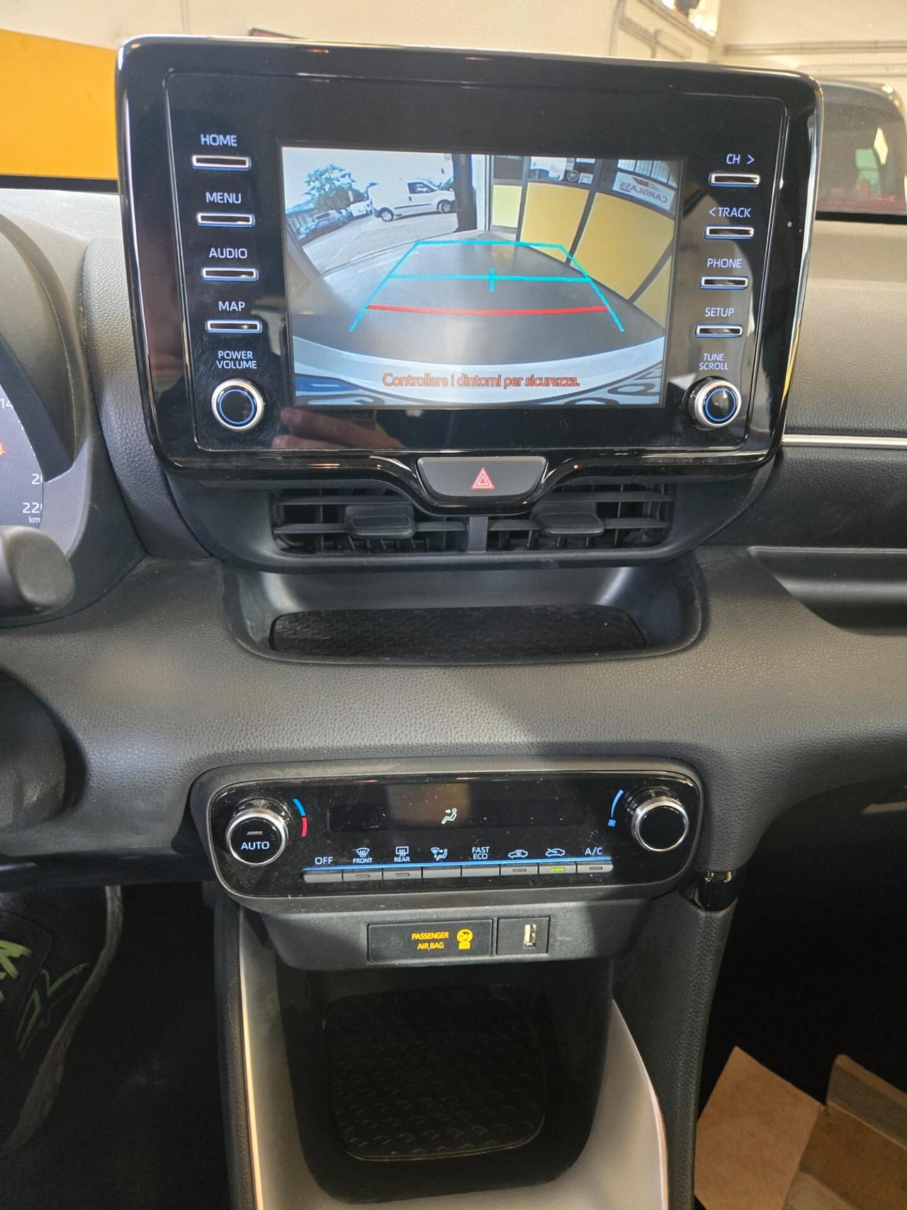 Toyota Yaris 1.5 Hybrid Business