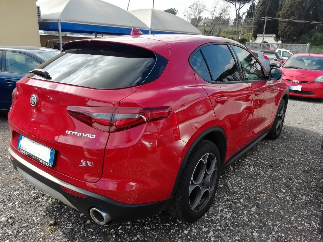 Alfa Romeo Stelvio 2.2 Turbodiesel 190 CV AT8 Q4 FINANZIO