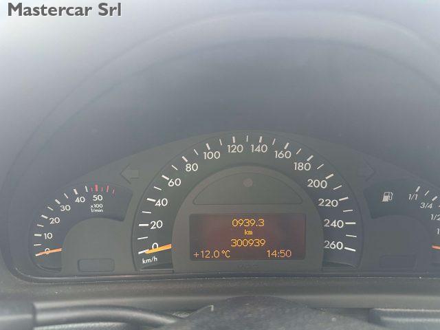 MERCEDES-BENZ C 200 C 200 cdi Elegance TG. CY916VV