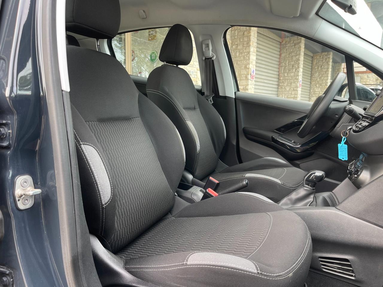 Peugeot 208 PureTech 82 5 porte Allure NEO PATENTATI