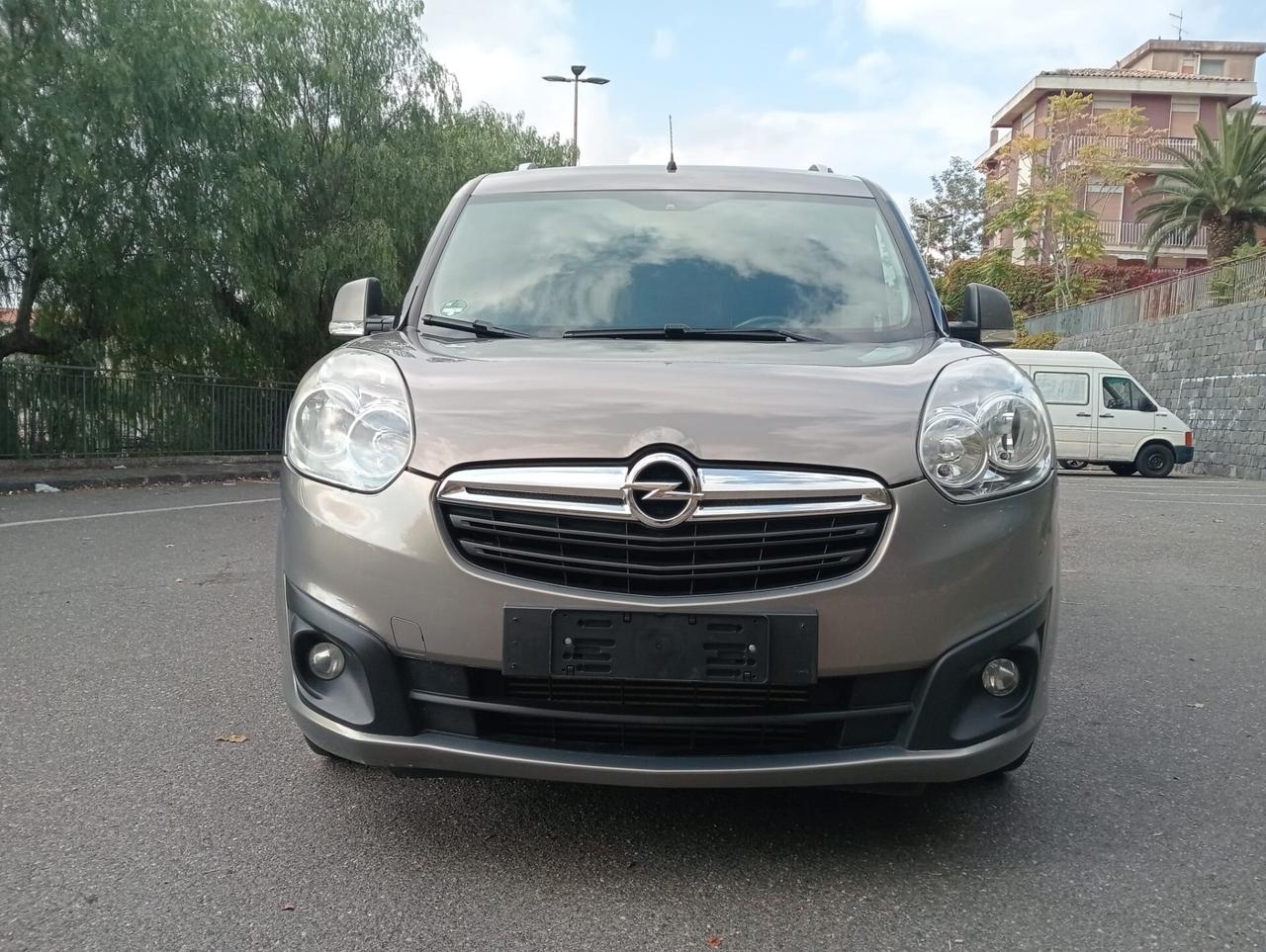 Fiat Doblo Opel Combo 7 posti