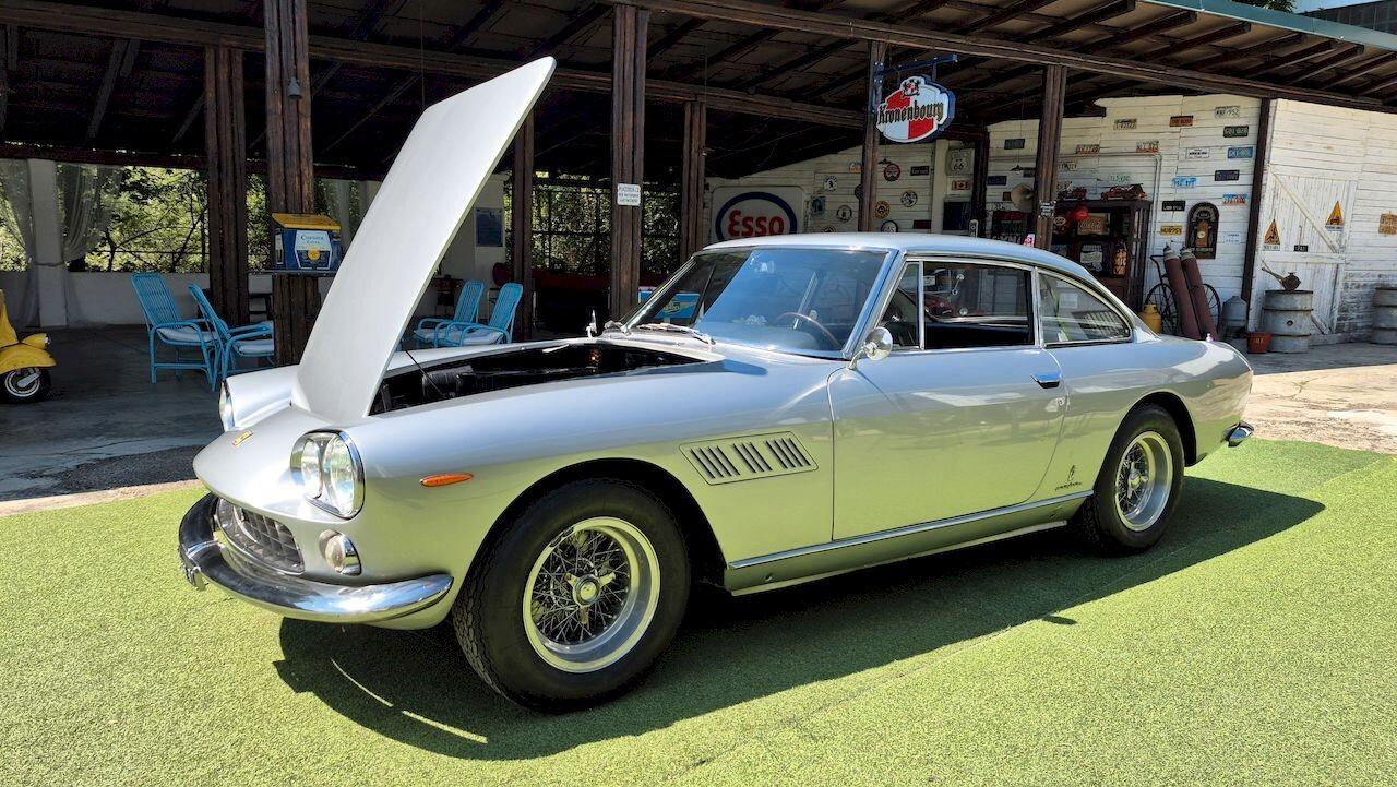 Ferrari 330 GT 2+2 I Serie – 1964
