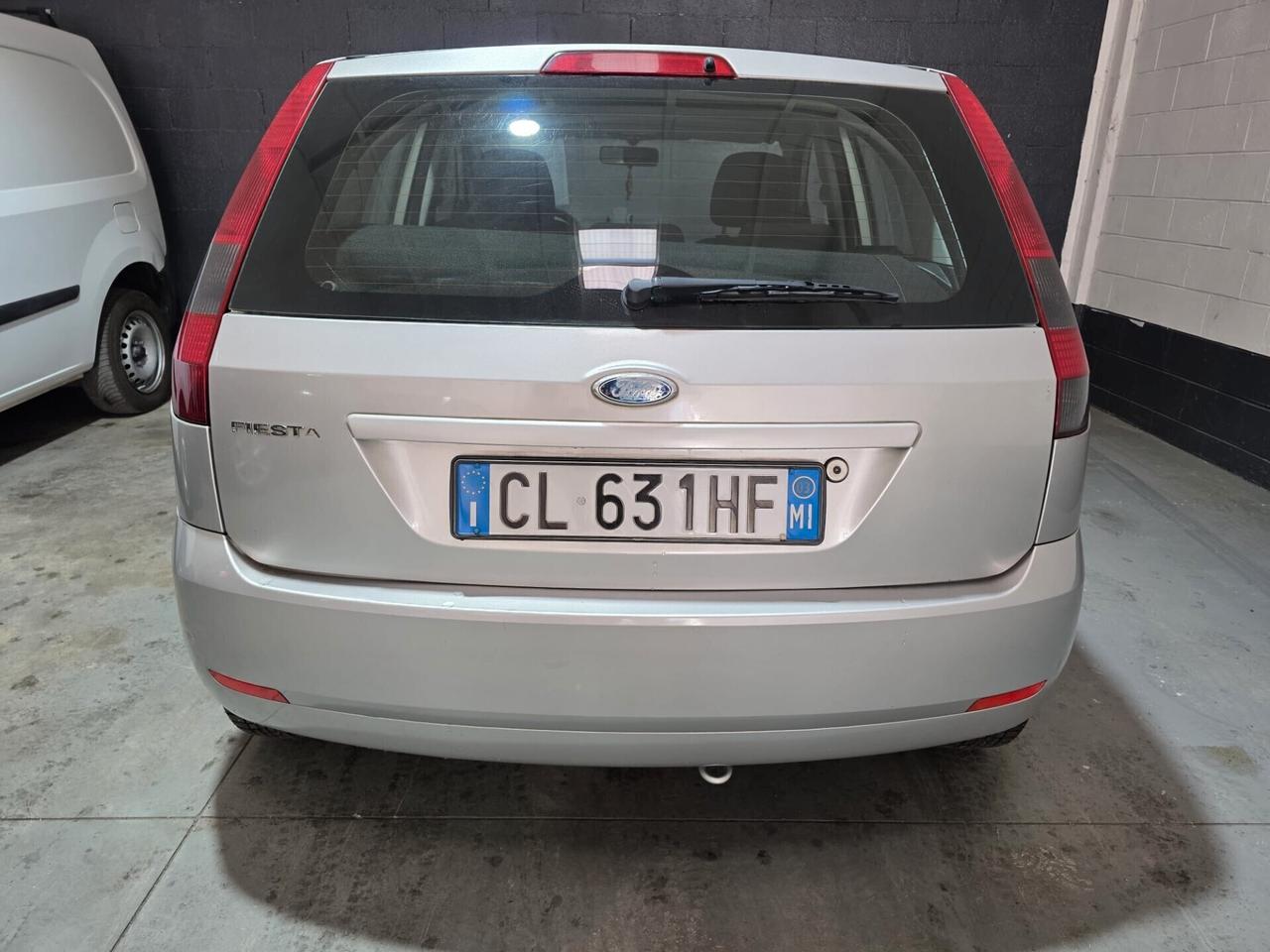 Ford Fiesta 1.2 16V 5p. Ghia