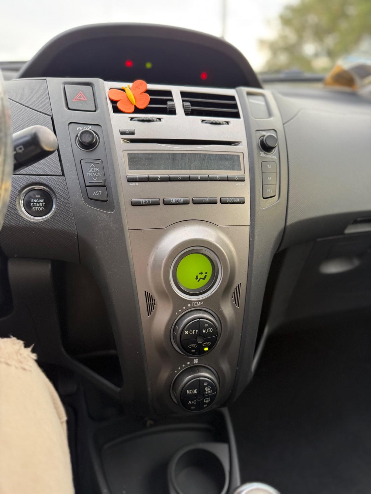Toyota Yaris 1.3 5 porte M-MT Sol