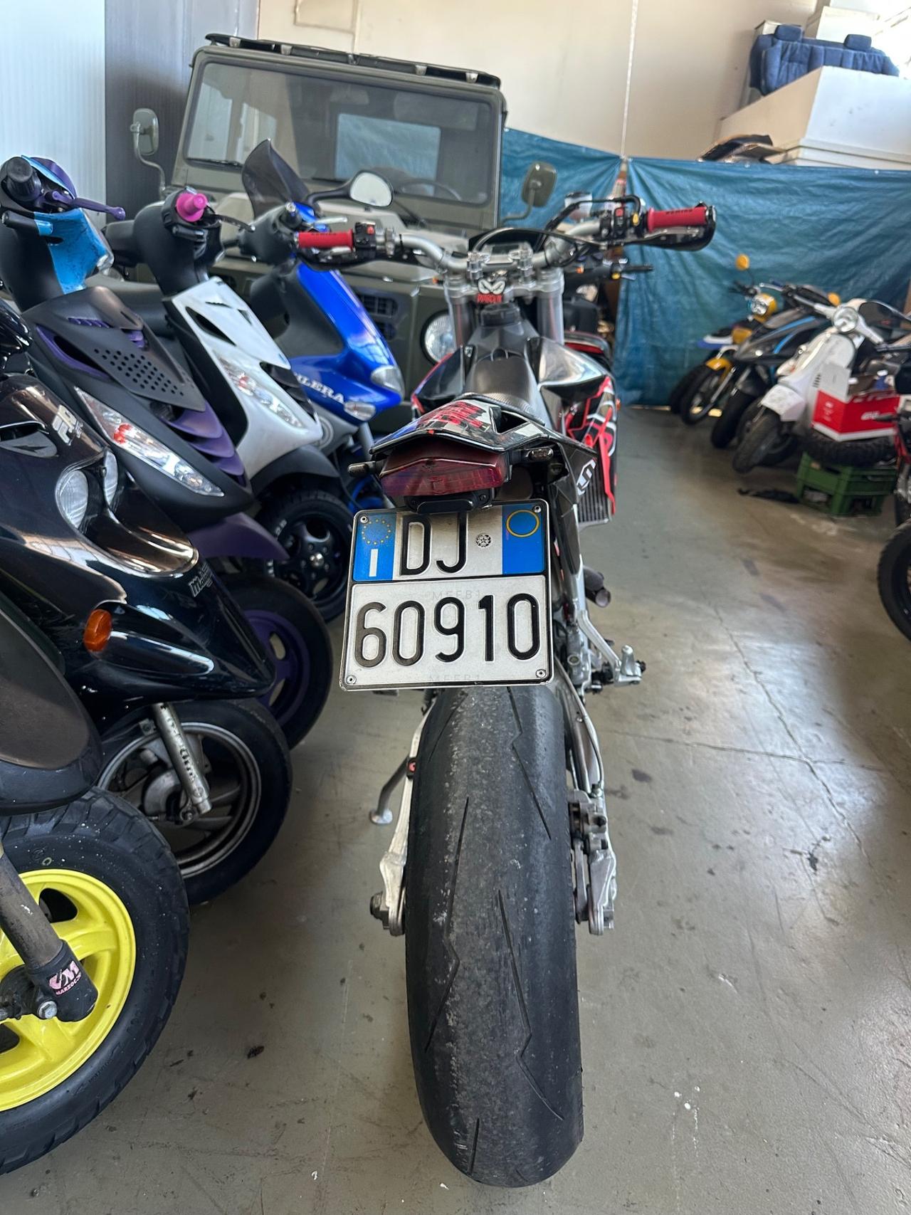 APRILIA SXV 550