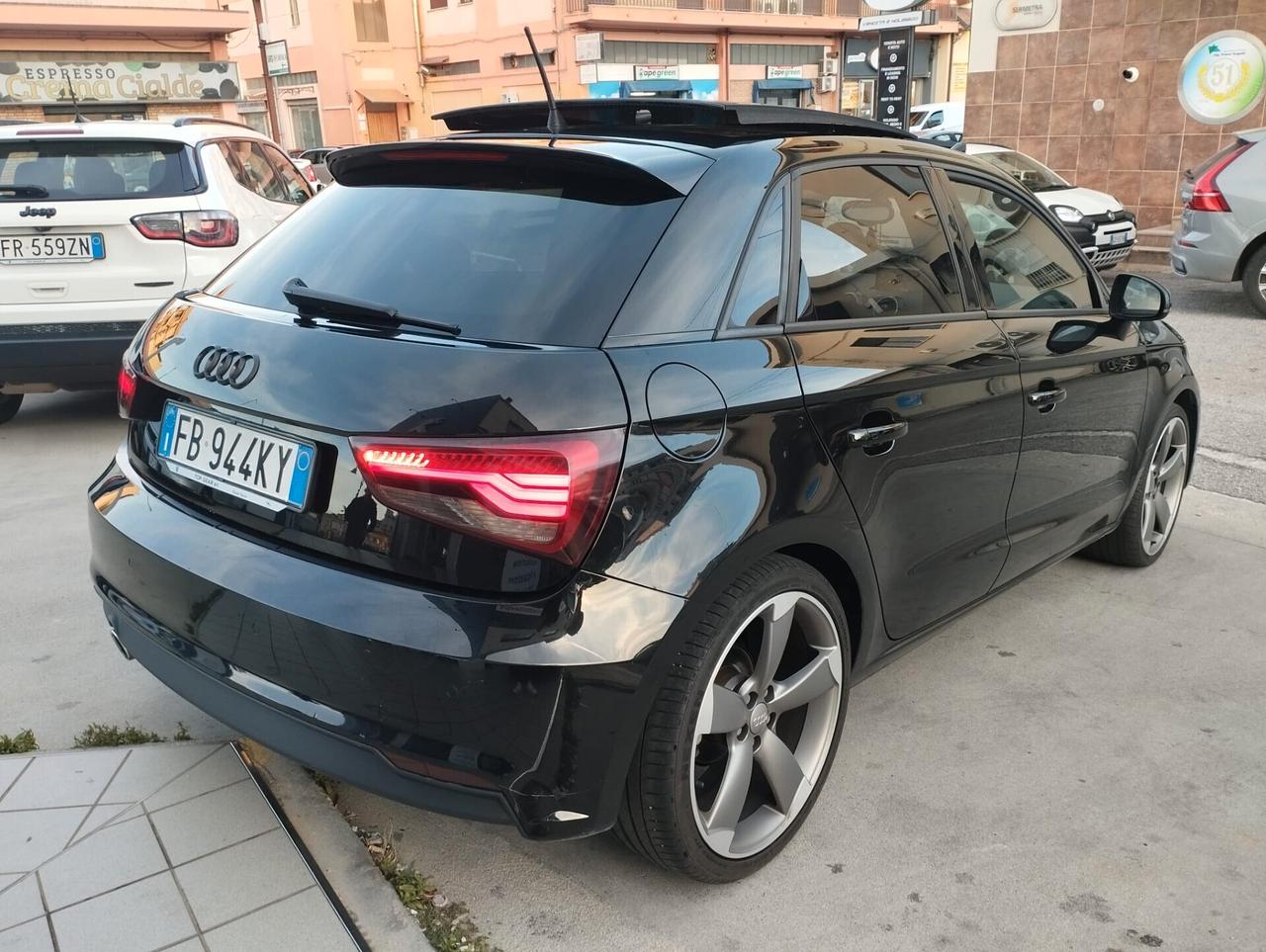 Audi A1 Sportback S-line 1.6 tdi s-tronic