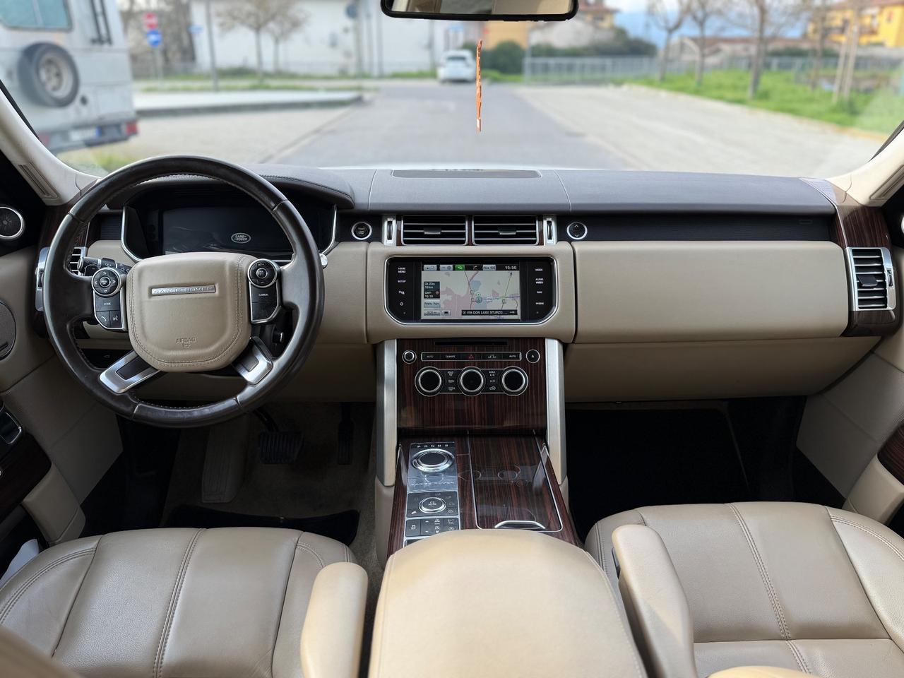 Land Rover Range Rover Vogue 3.0TDV6 black edition