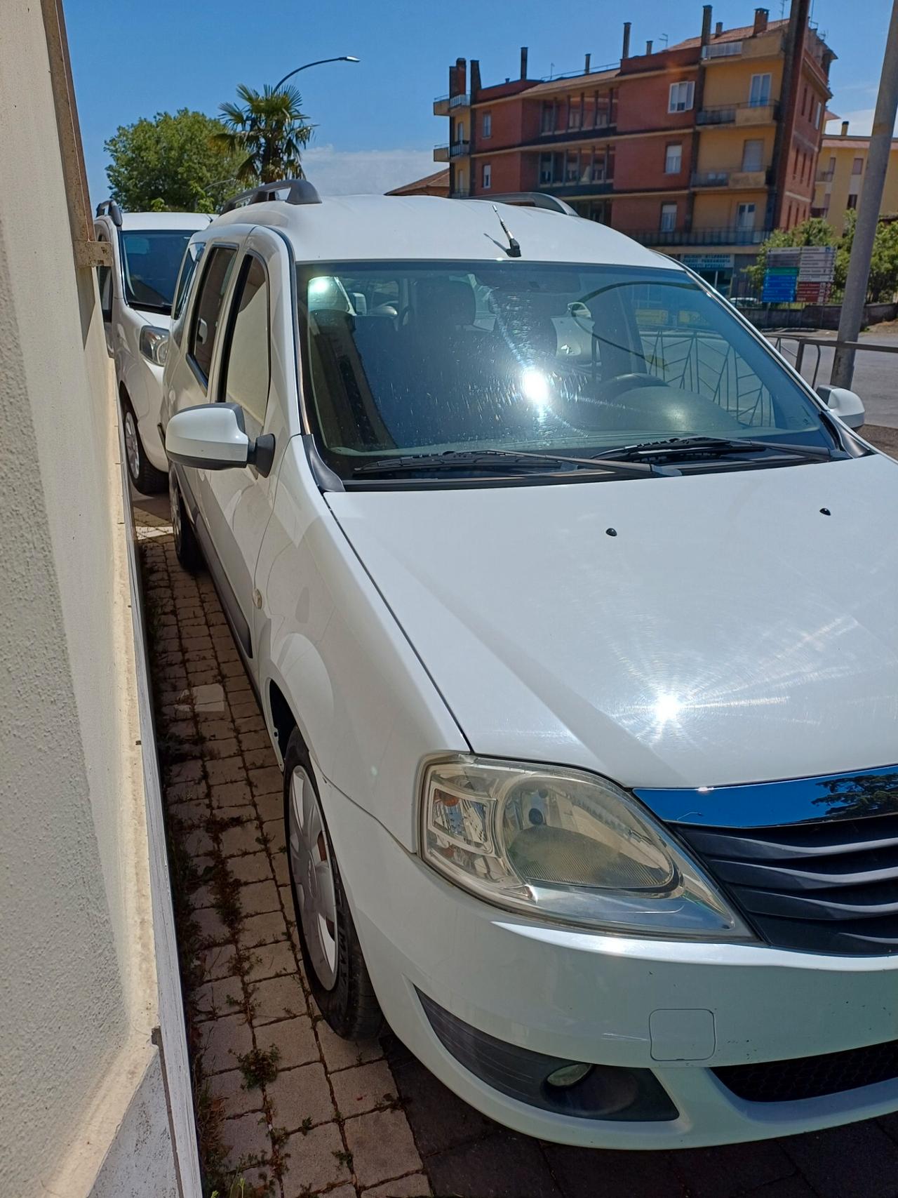 Dacia Logan MCV 1.6 85CV 5 posti