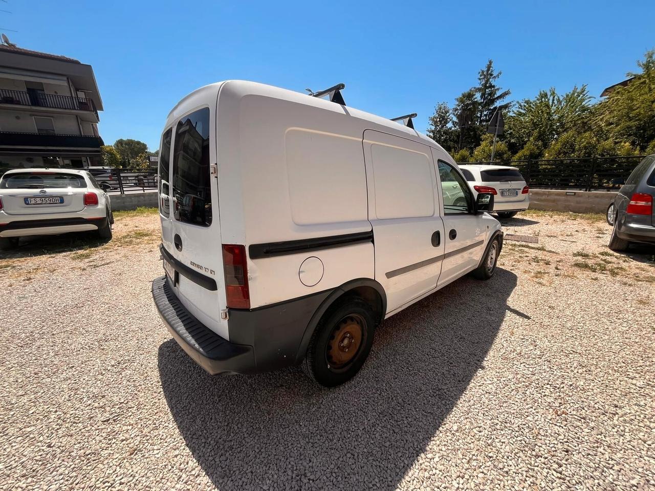 Opel Combo 1.7 DI 4p. Van Vetrato