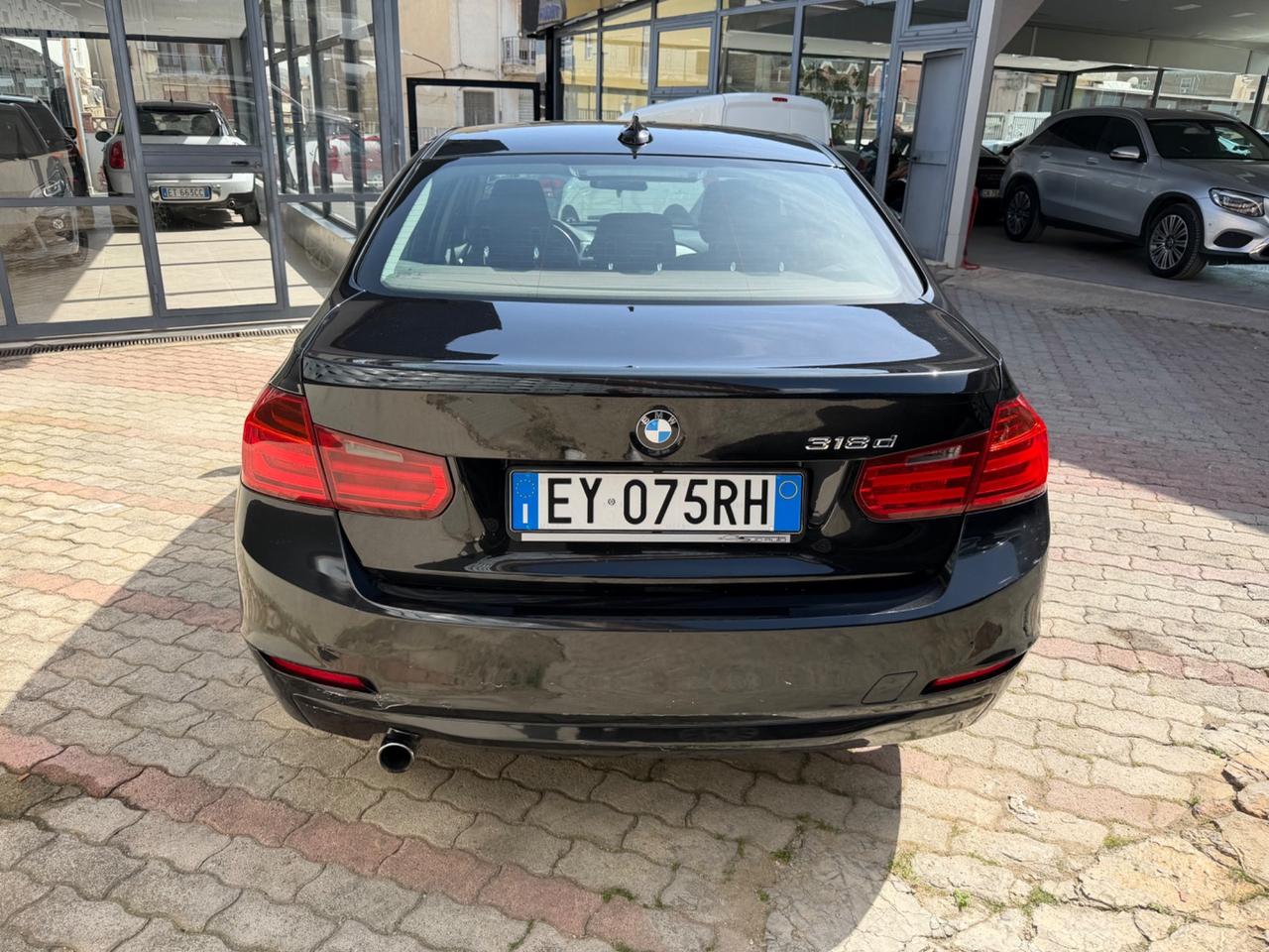 Bmw 318d 143 CV Business Automatico 2015