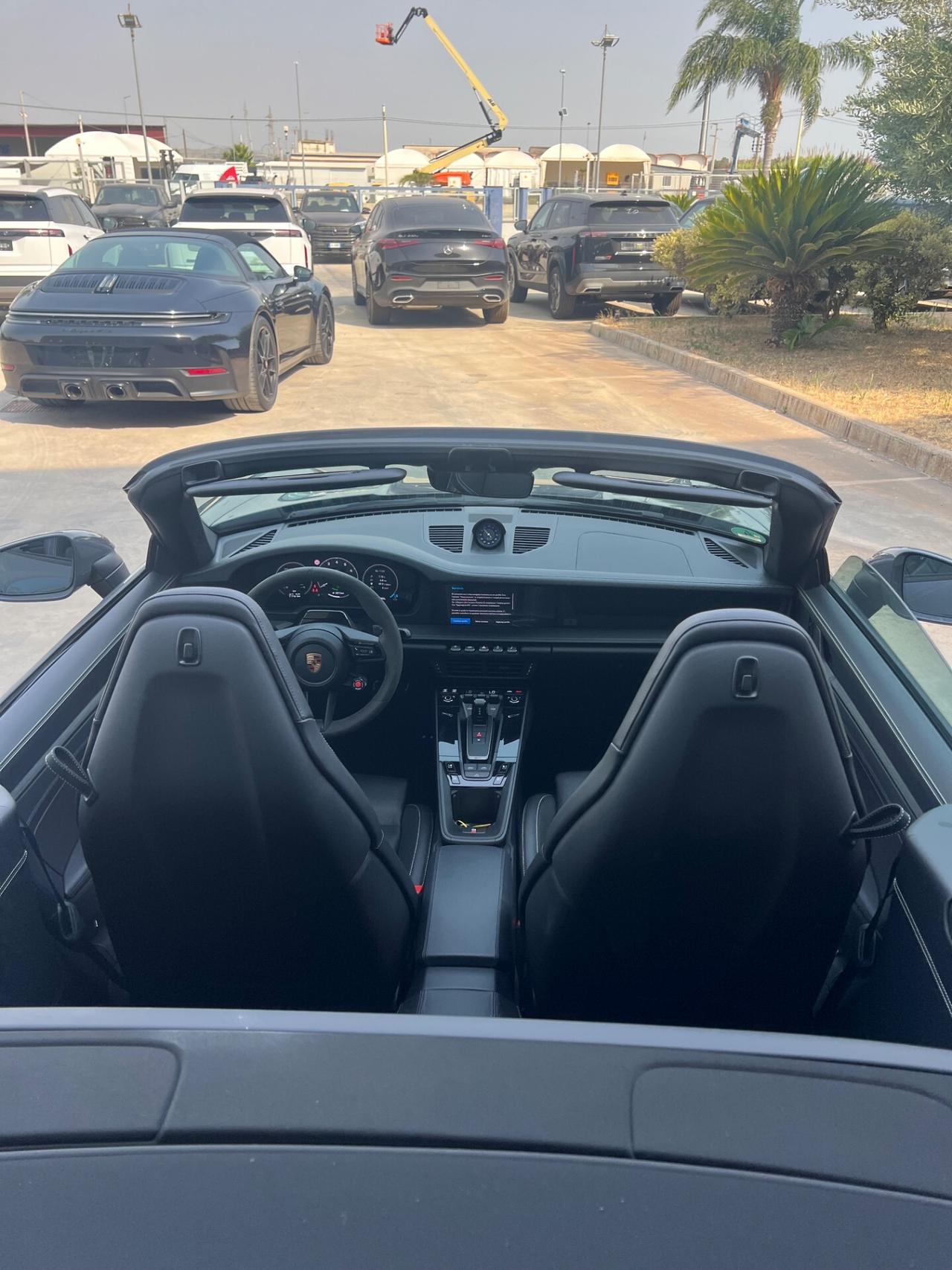Porsche 911 Carrera 4 GTS Cabriolet - possibilità noleggio no scoring