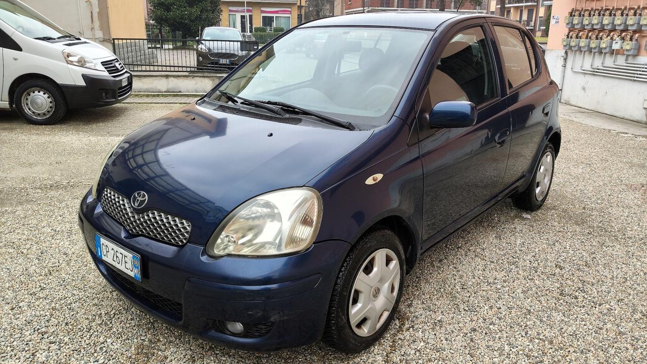 Toyota Yaris 1.3i 16V 5p Sol