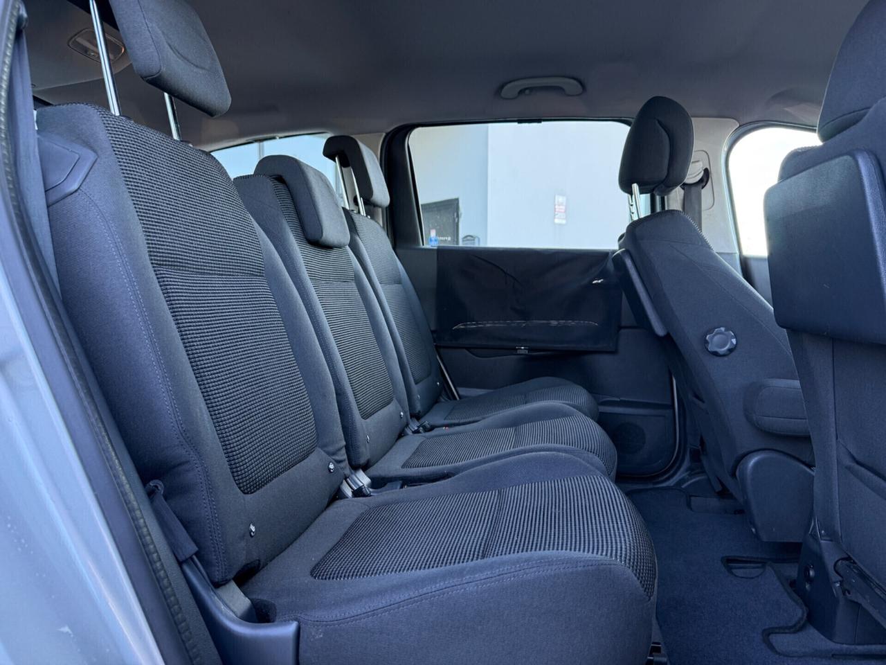 Peugeot 5008 BlueHDi 120 |7 POSTI