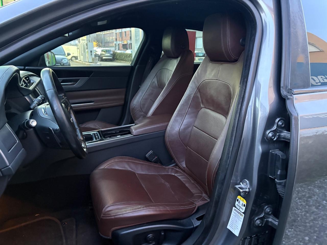 Jaguar XF 3.0 D V6 300 CV aut. R-Sport MOTORE KO