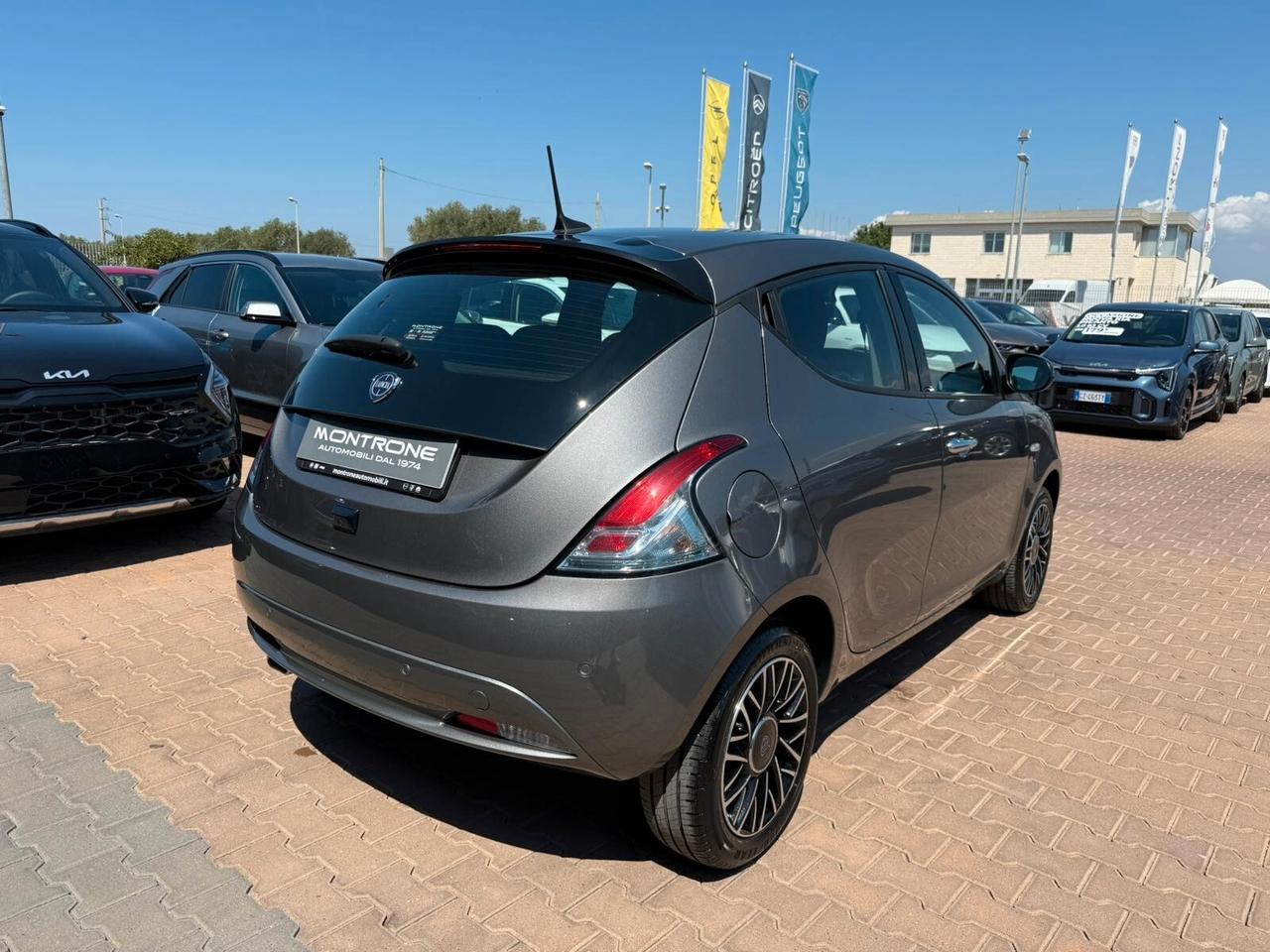 Lancia Ypsilon 1.0 FireFly 5 porte S&S Hybrid Platino