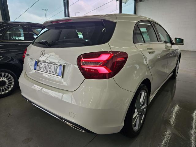 Mercedes-Benz A 180 d Premium my16