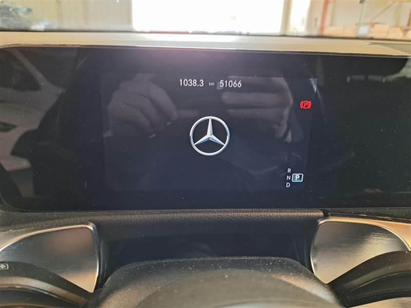 MERCEDES-BENZ GLB 180 d Automatic Business Extra