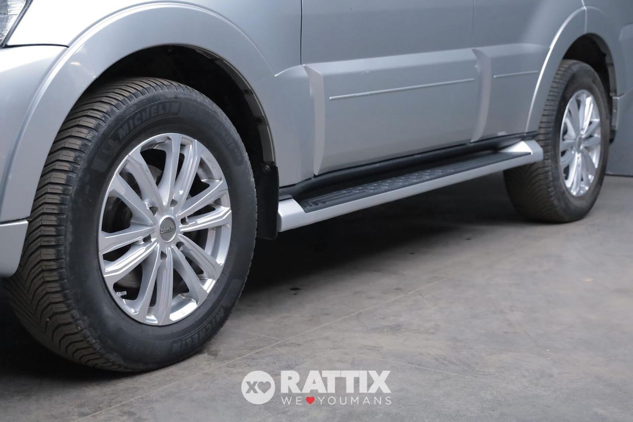 Mitsubishi Pajero 3.2 DI-D Instyle 5p 7p.ti auto + tetto apribile