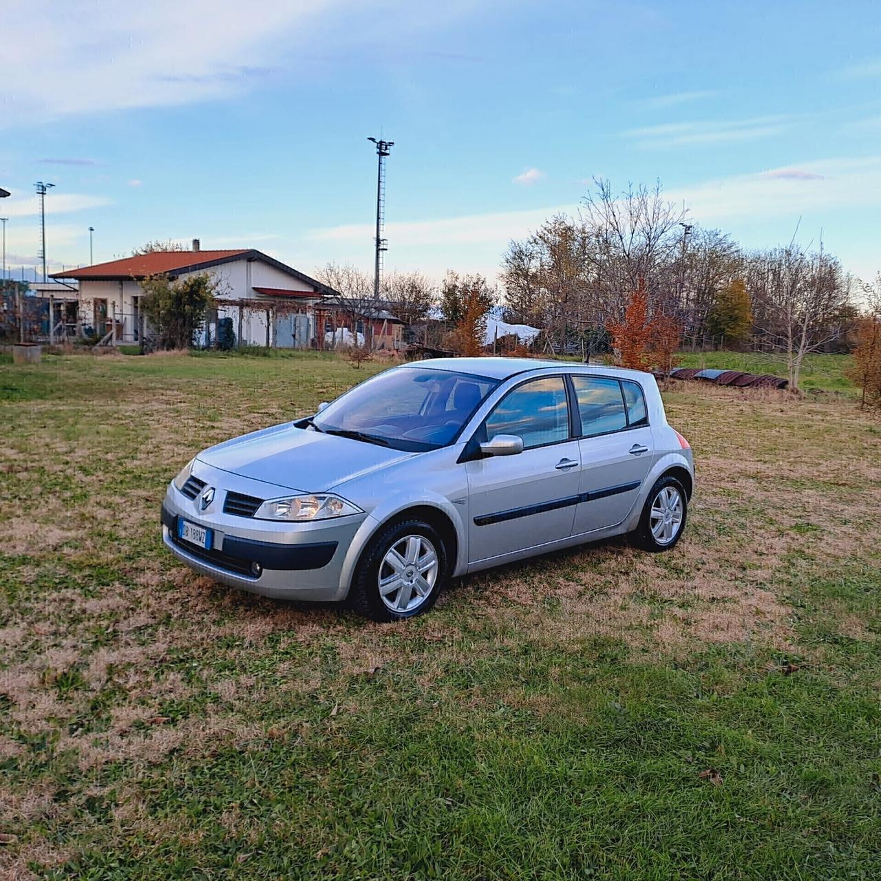 Renault 1.5 TDI CINGHIA NUOVA- NON CI SONO LAVORI DA FARE-