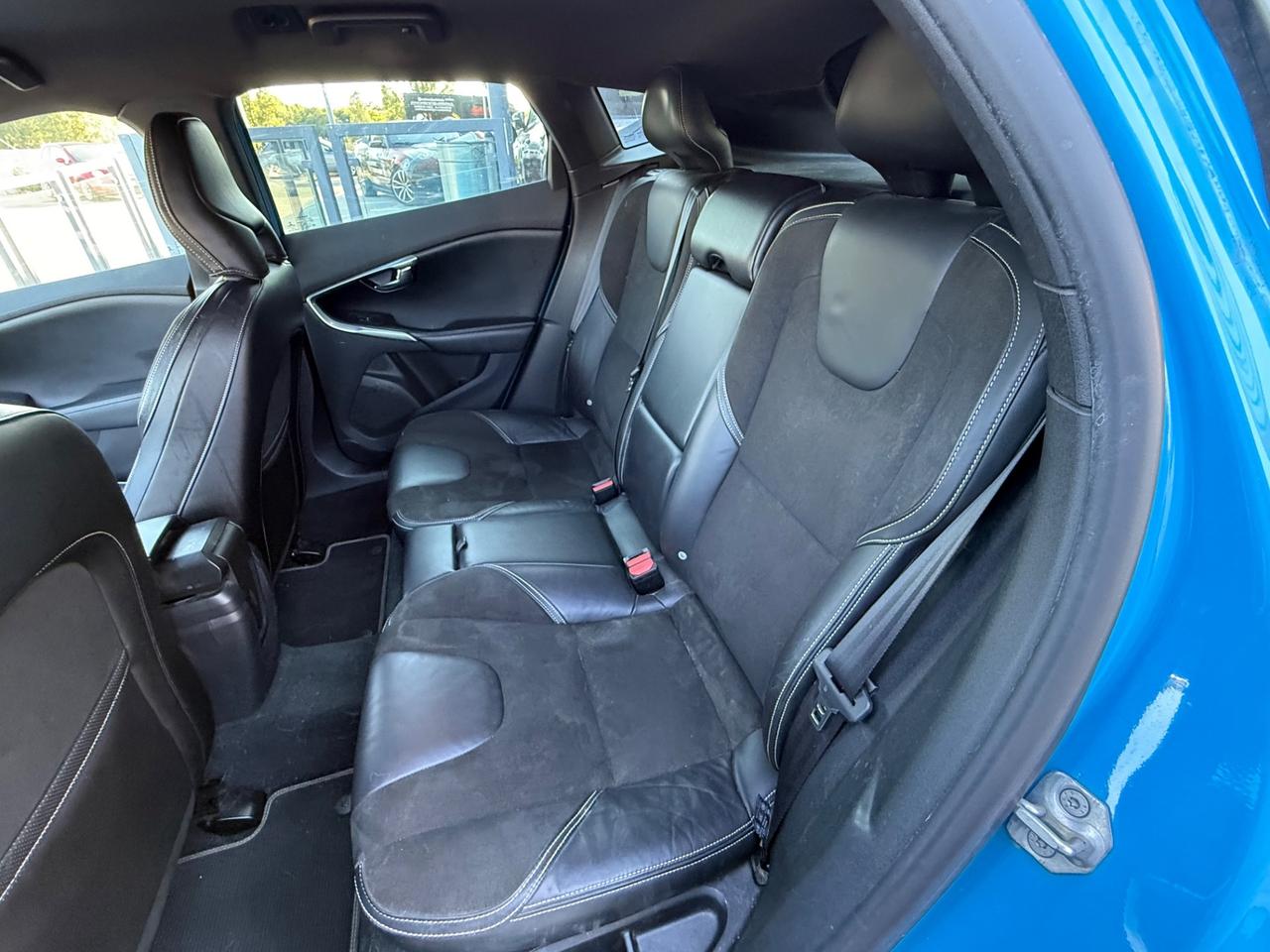 Volvo V40 D2 1.6 R-design Kinetic