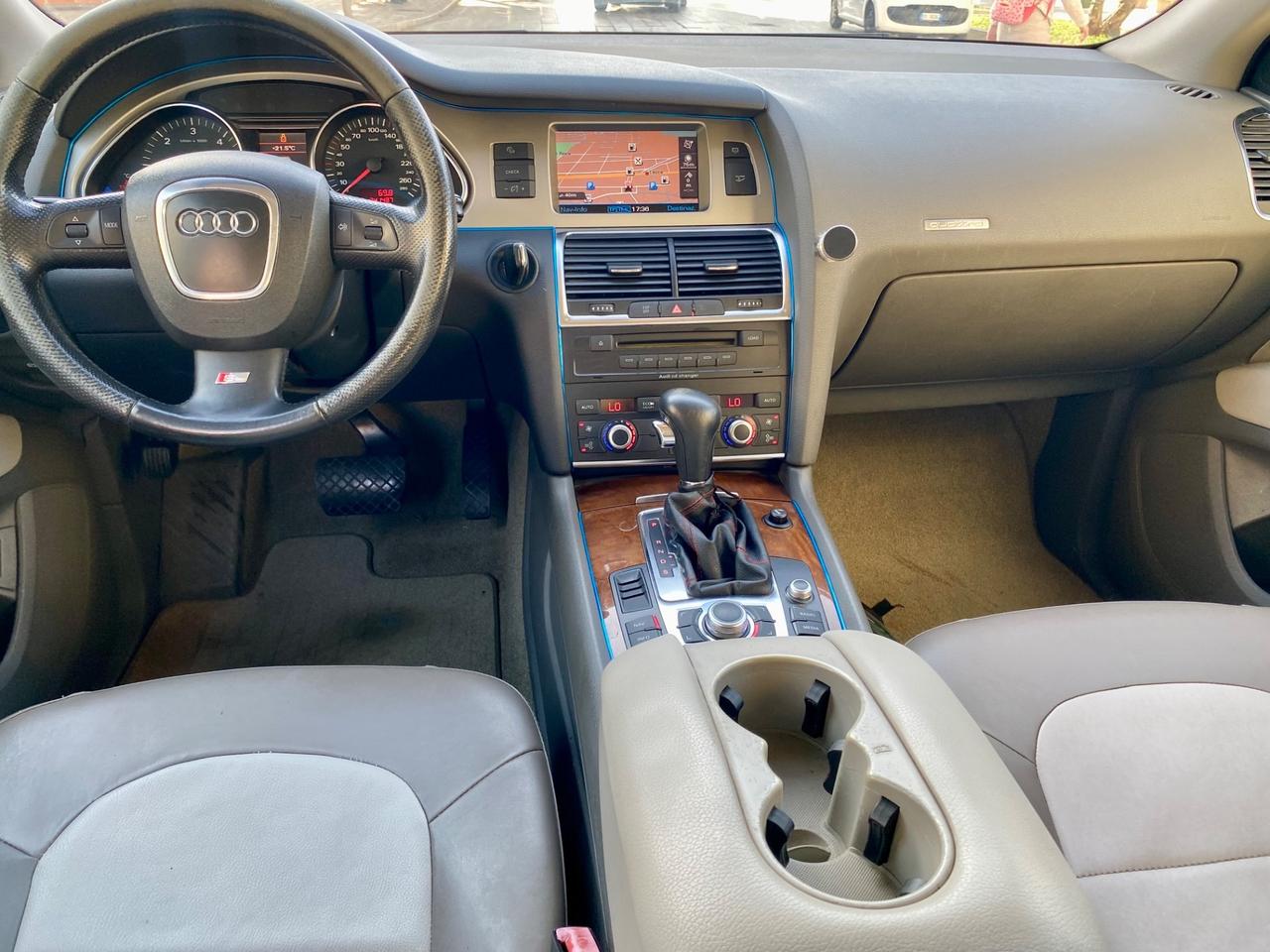 Audi Q7 3.0 V6 TDI 233CV quattro tiptronic