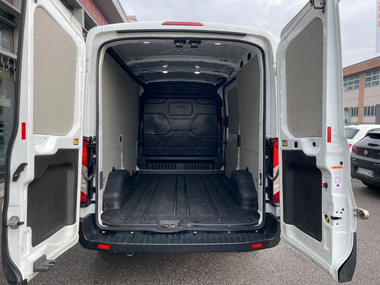 Ford Transit 350 2.0TDCi EcoBlue MHEV 130CV L2H2 Trend