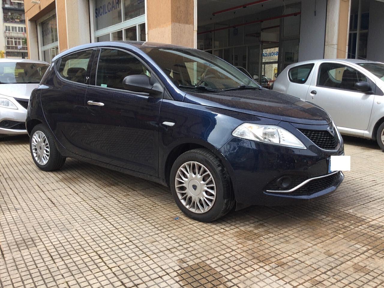 Lancia Ypsilon 1.2 69 CV 5 porte Silver