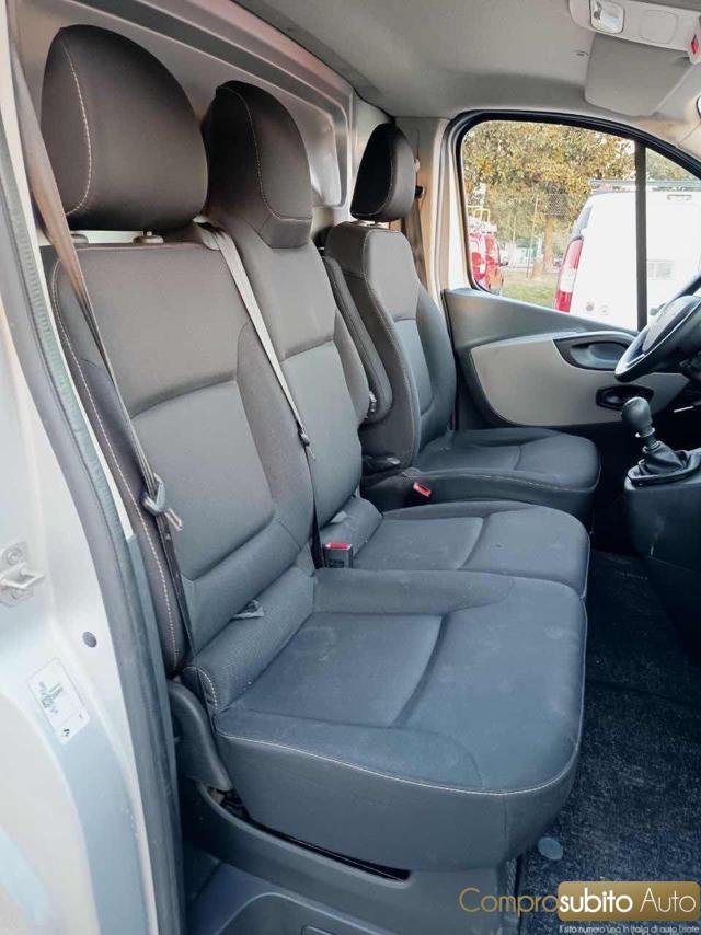RENAULT Trafic T27 1.6 dCi 120CV + IVA 22%