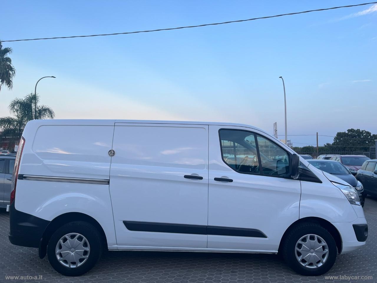 TRANSIT CUSTOM 2.0 TDCi 130 CV FURGONE 3 POSTI