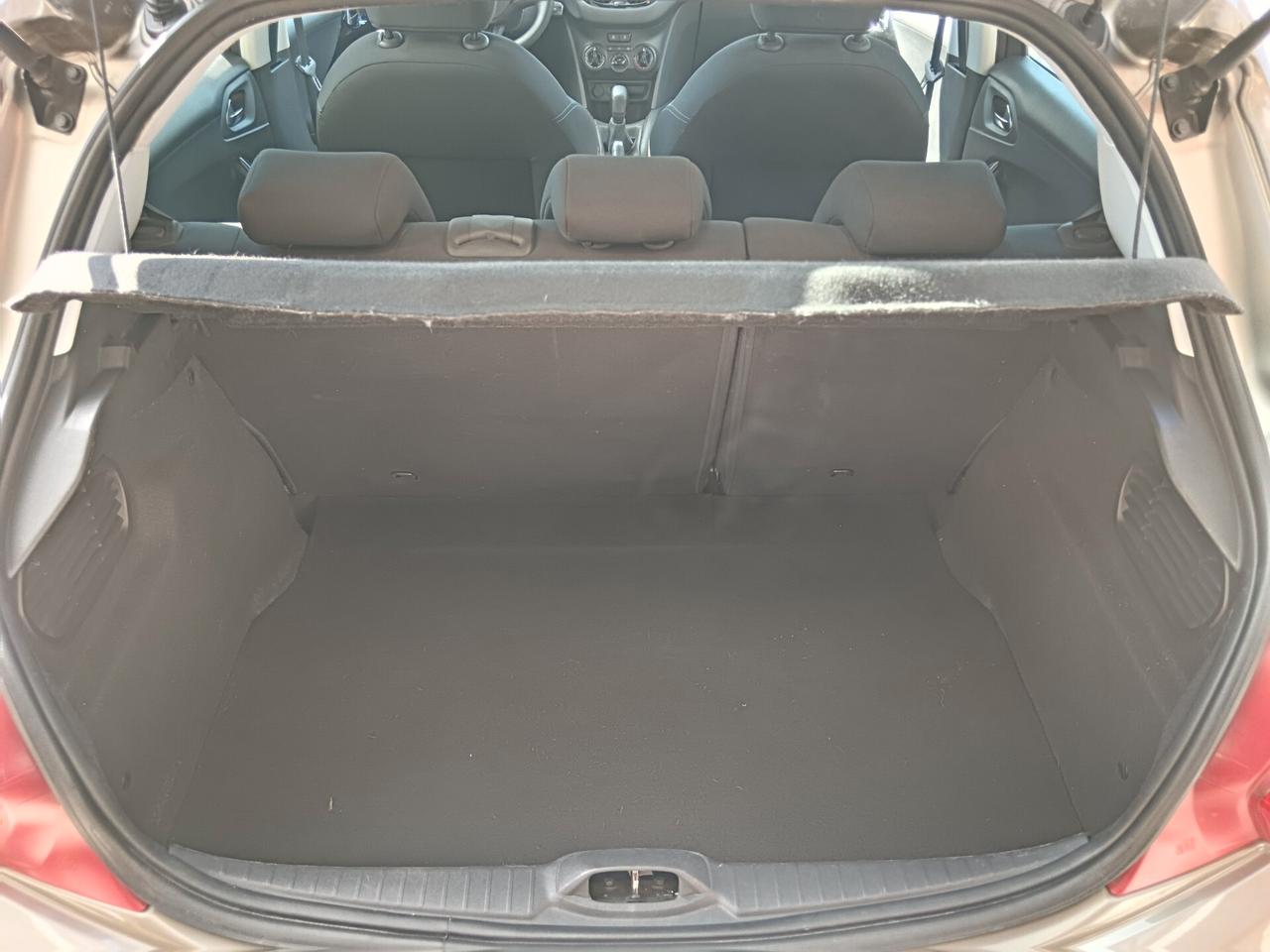 Peugeot 208 1.4 HDi 68CV 5P NEOPATENTATI