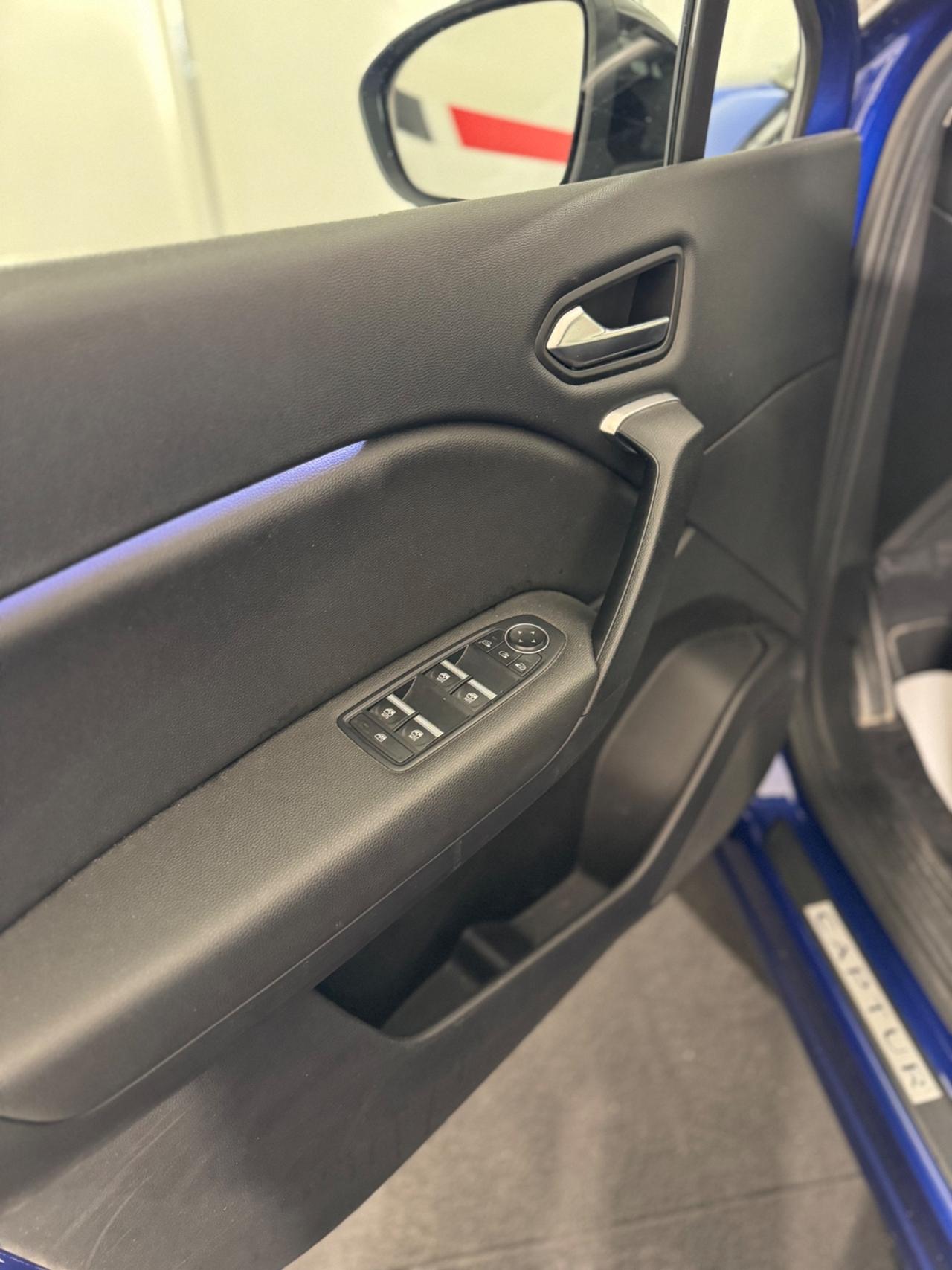 Renault Captur Plug-in Hybrid E-Tech 160 CV Initiale Paris