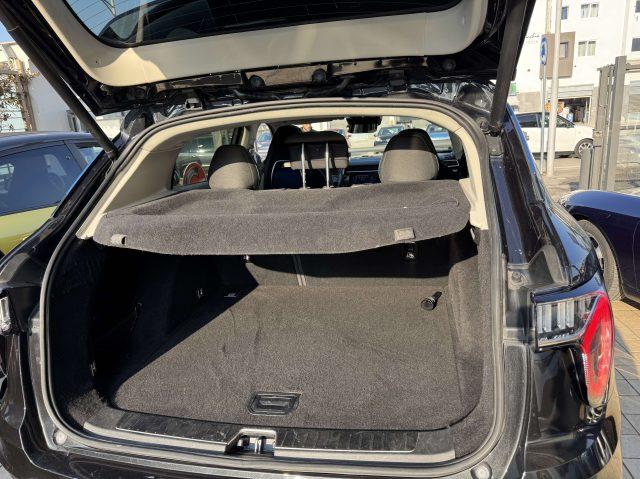 LYNK & CO 01 1.5 td phev auto