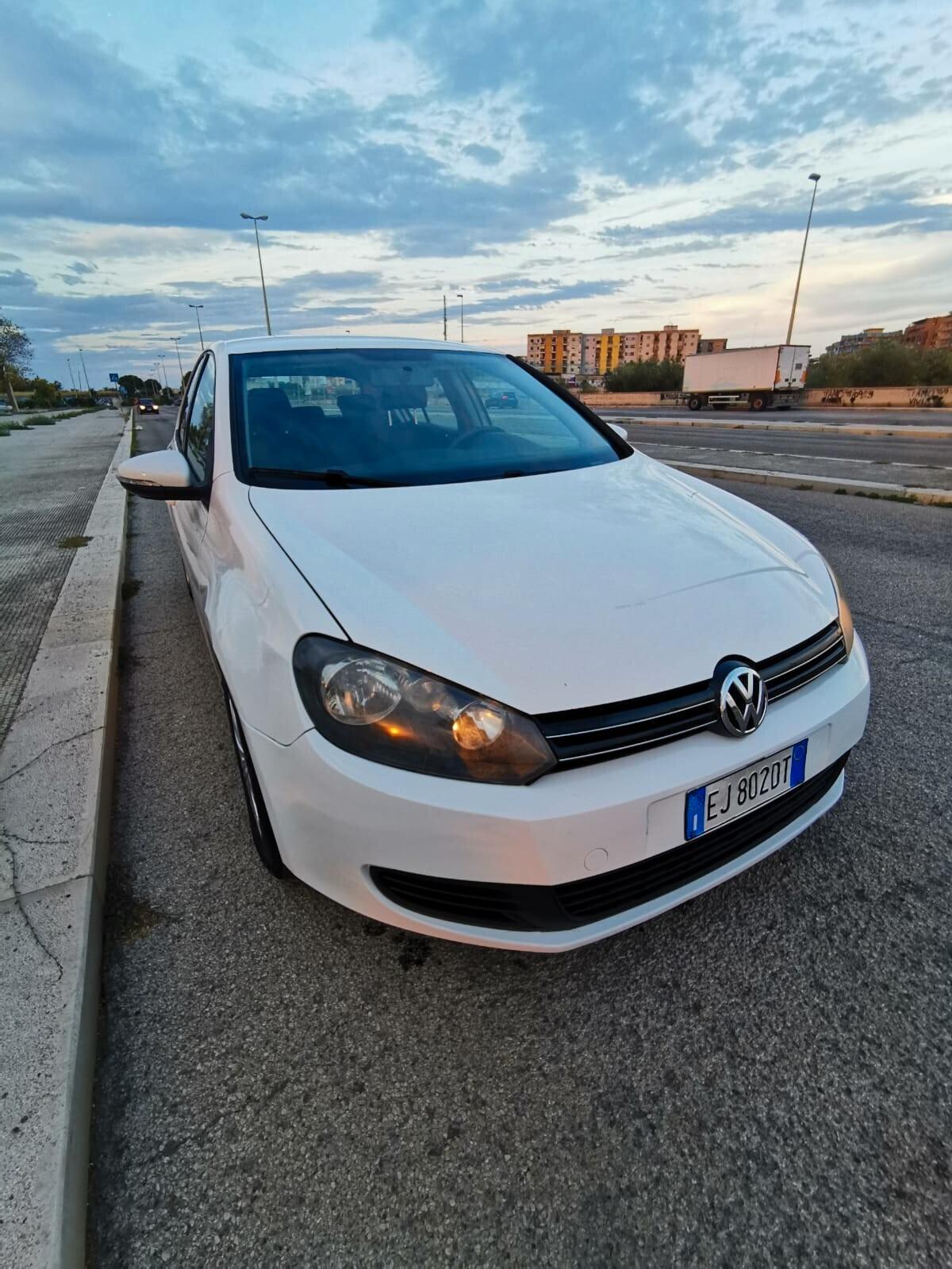 Volkswagen Golf 1.6 TDI 5p. Com. NEOPATENTATI