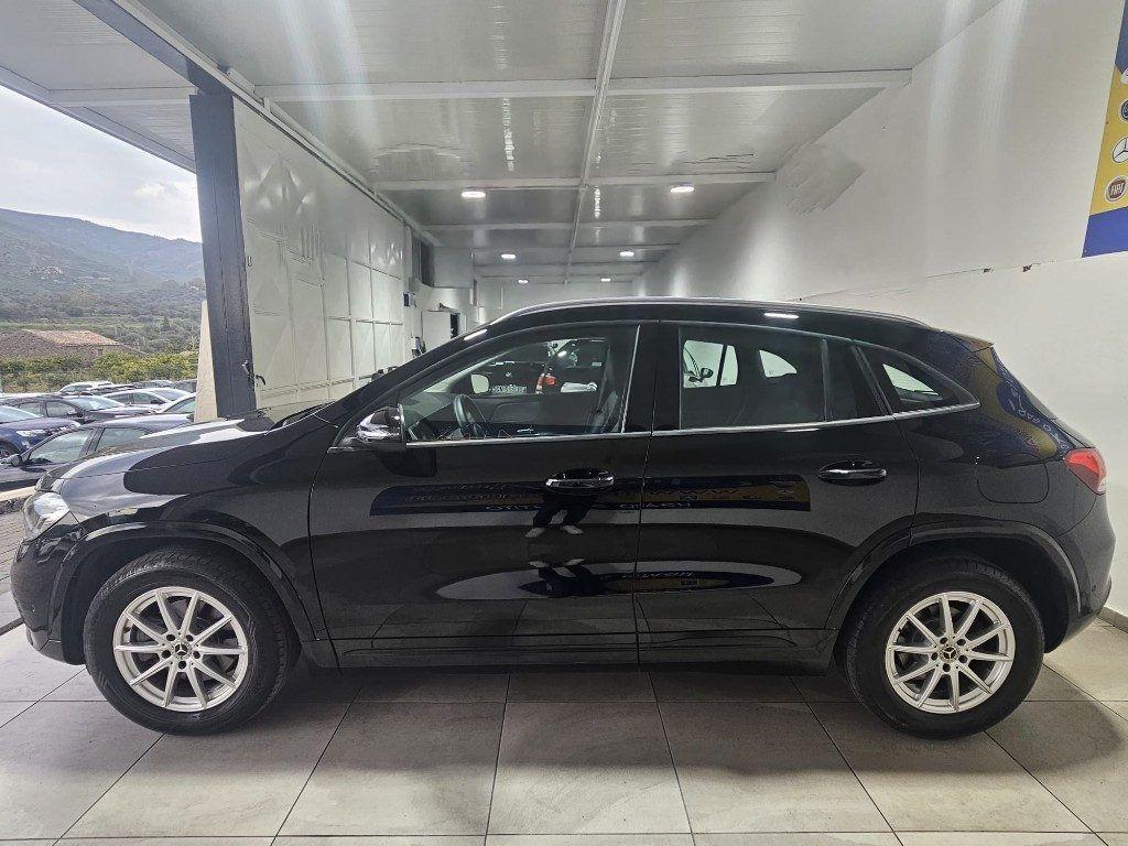 Mercedes-Benz GLA 200 d Automatic Business