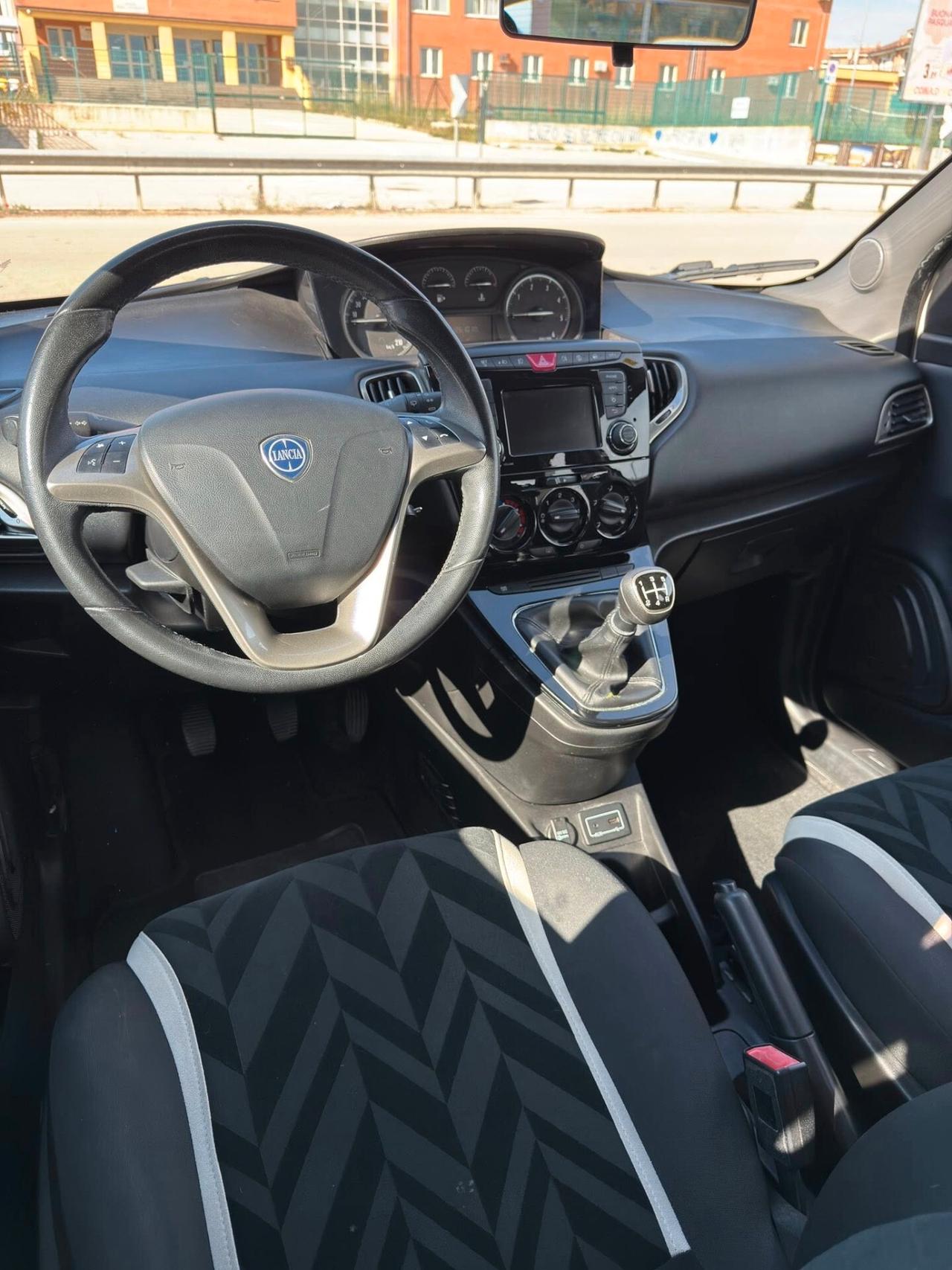 Lancia Ypsilon 1.3 MJT 16V 95 CV 5 porte S&S Gold