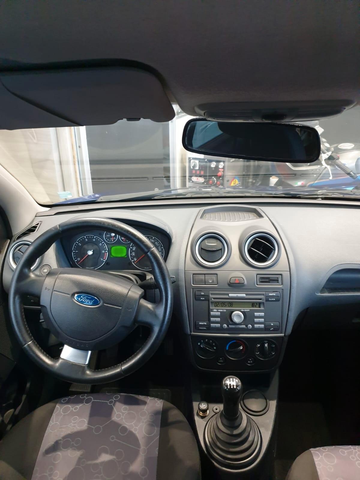 Ford Fiesta 1.2 16V 5p. NEOPATENTATI