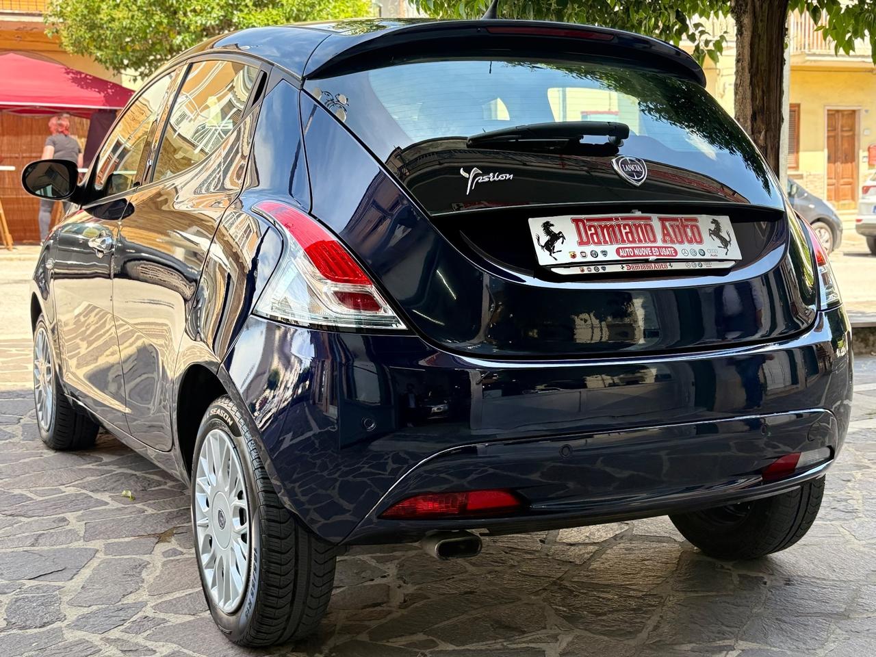 Lancia Ypsilon 1.2 69 CV 5P Gold UCONNECT Blue&Me