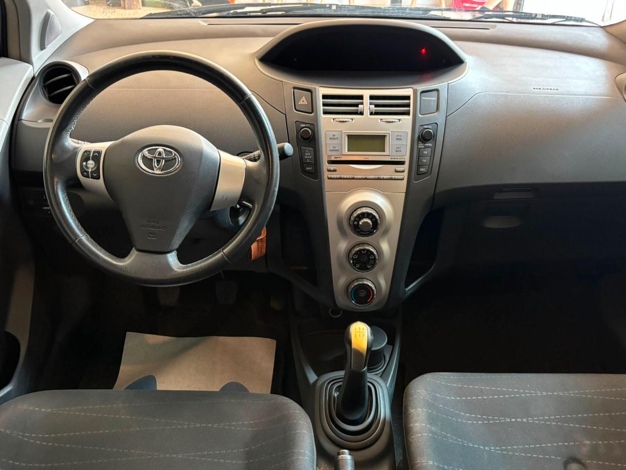 Toyota Yaris 1.0 5 porte Sol