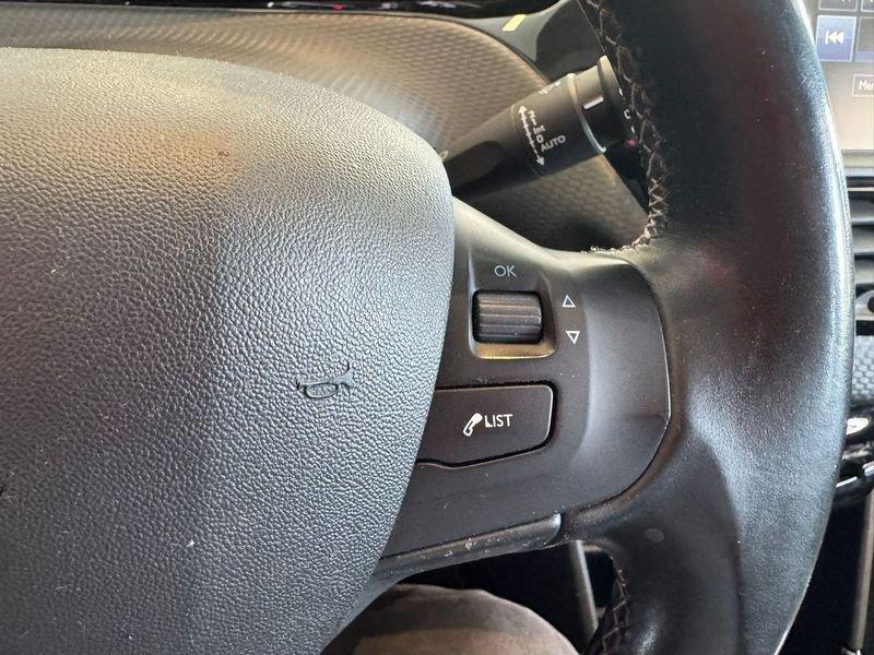 Peugeot 2008 1.6 BlueHDi 120 CV Féline