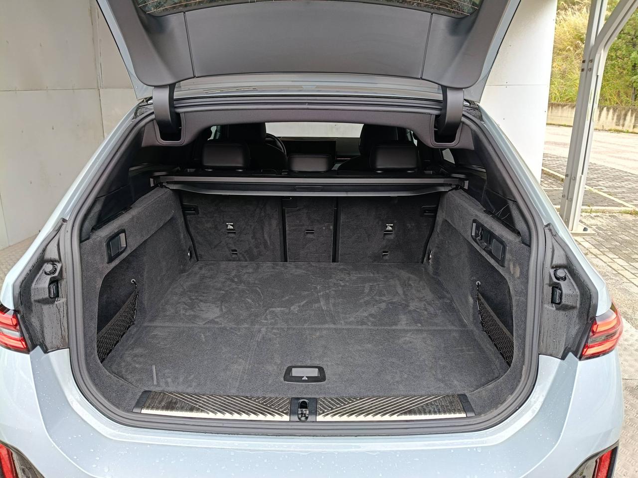 BMW Serie 5 G61 2024 Touring - 520d Touring 48V xdrive MSport auto