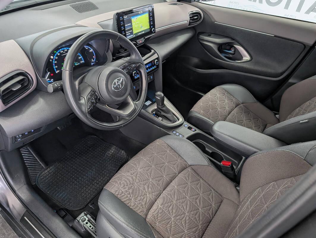 Toyota Yaris Cross 1.5h Lounge fwd 116cv e-cvt