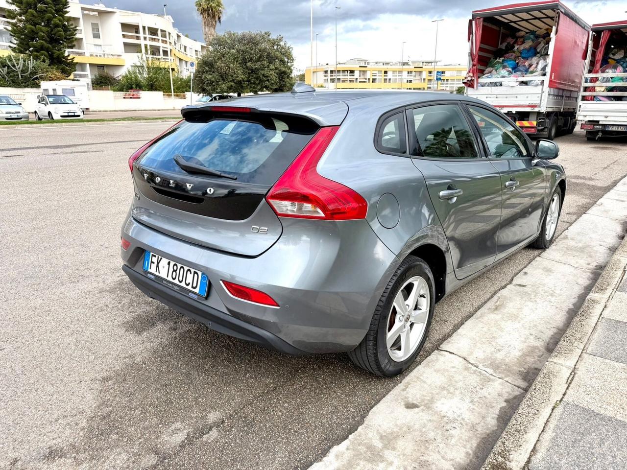 Volvo V40 Diesel- Anche Permuta-Neopatentati