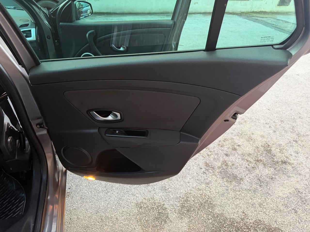 Renault Megane Mégane 1.5 dCi 110CV EDC SporTour Attractive