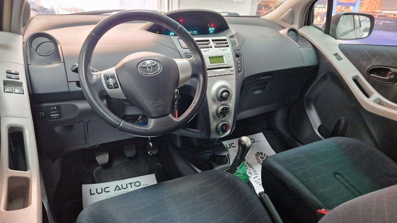 Toyota Yaris 1.0 5 porte Sol
