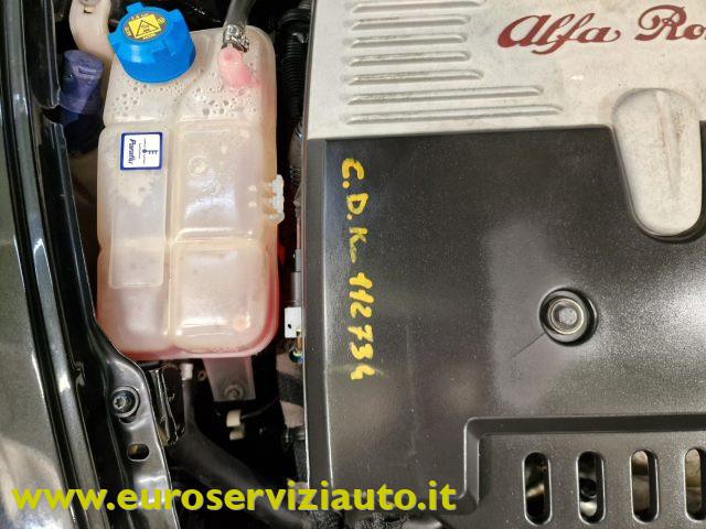 ALFA ROMEO GT 1.9 JTDM 16V Distinctive Q2