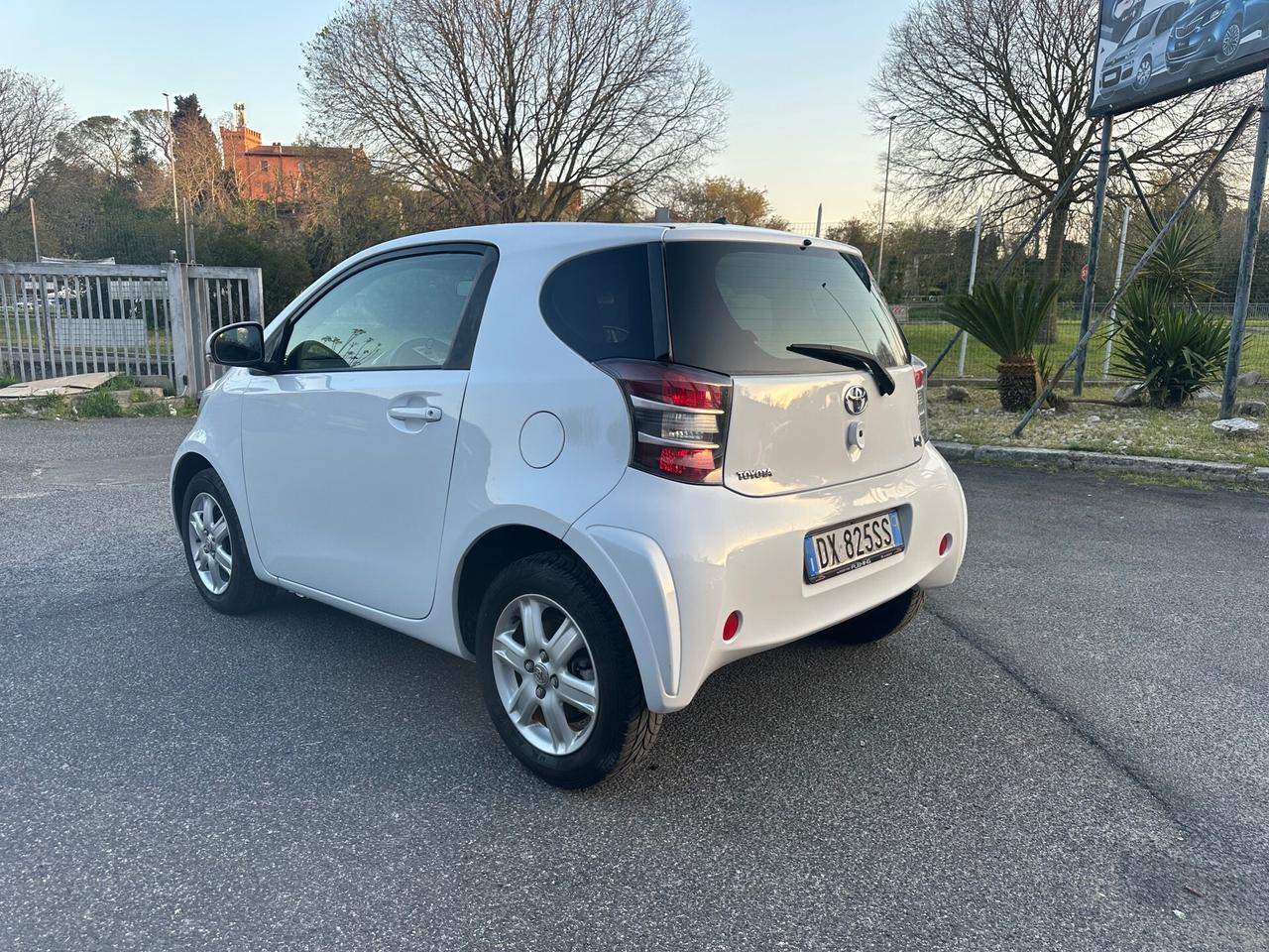 Toyota iQ 1.0 Multidrive Aut. Cerchi Permute Rate GARANTITA